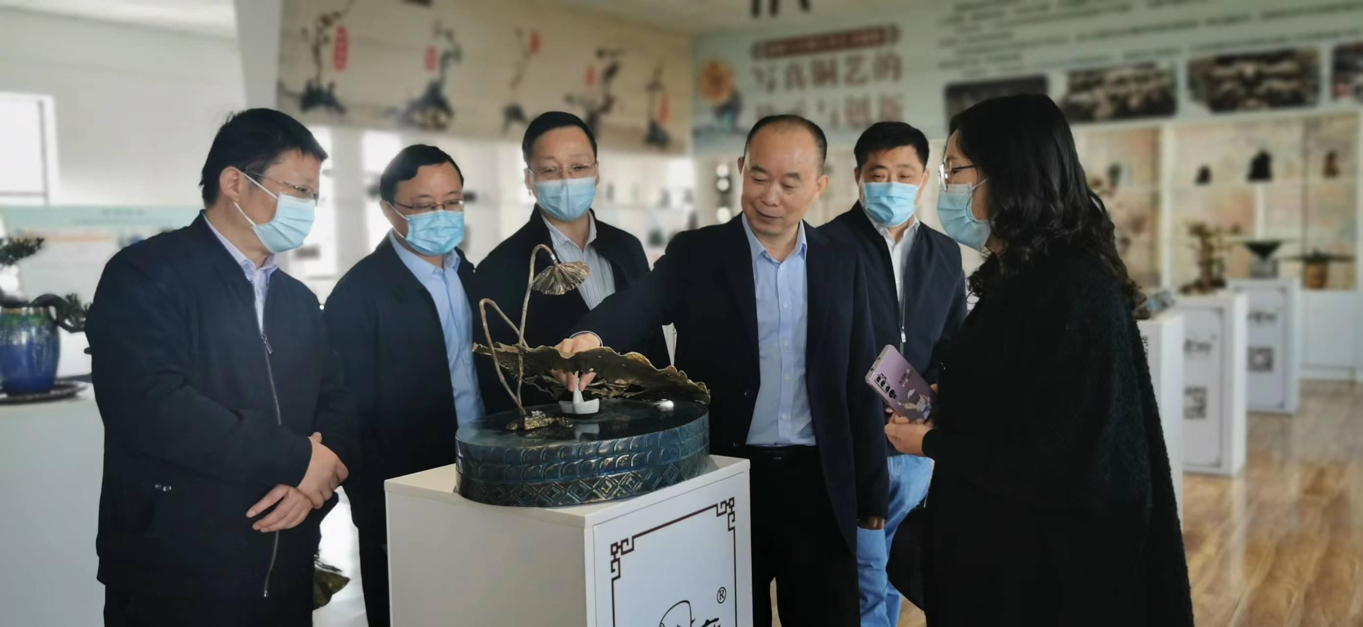 記者節(jié) 丨 銅陵市新聞工作者協(xié)會(huì)代表團(tuán)走訪銅官府
